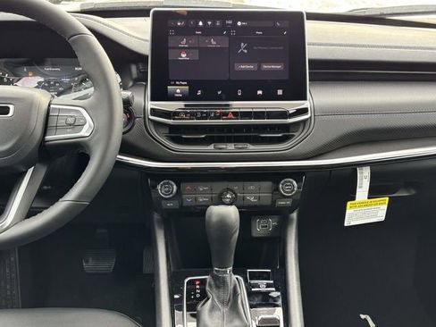 New 2026 Jeep Compass Latitude image 11