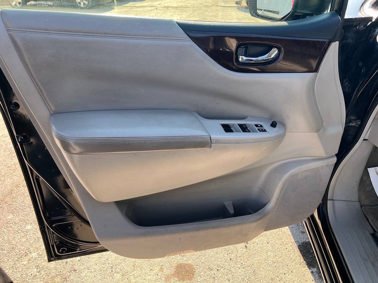 Used 2013 Nissan Quest SV w/ Leather Pkg FWD image 3