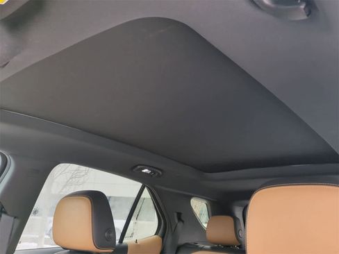 Used 2020 Chevrolet Equinox Premier image 18