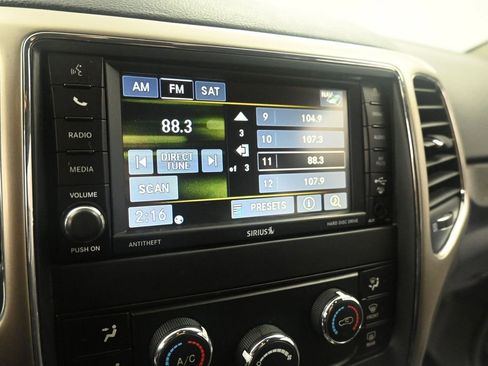 Used 2012 Jeep Grand Cherokee Laredo AWD/4WD image 35