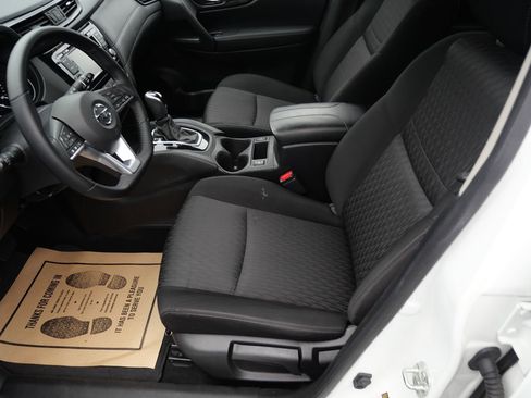 Used 2020 Nissan Rogue S w/ Special Edition Package image 10