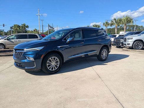 Used 2023 Buick Enclave Essence FWD image 7