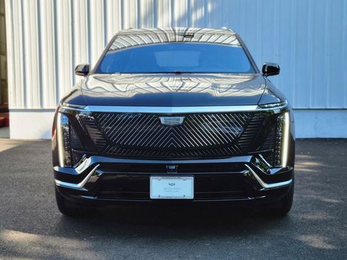 New 2026 Cadillac Vistiq Premium Luxury w/ LPO, Floor Liner Package AWD/4WD image 8