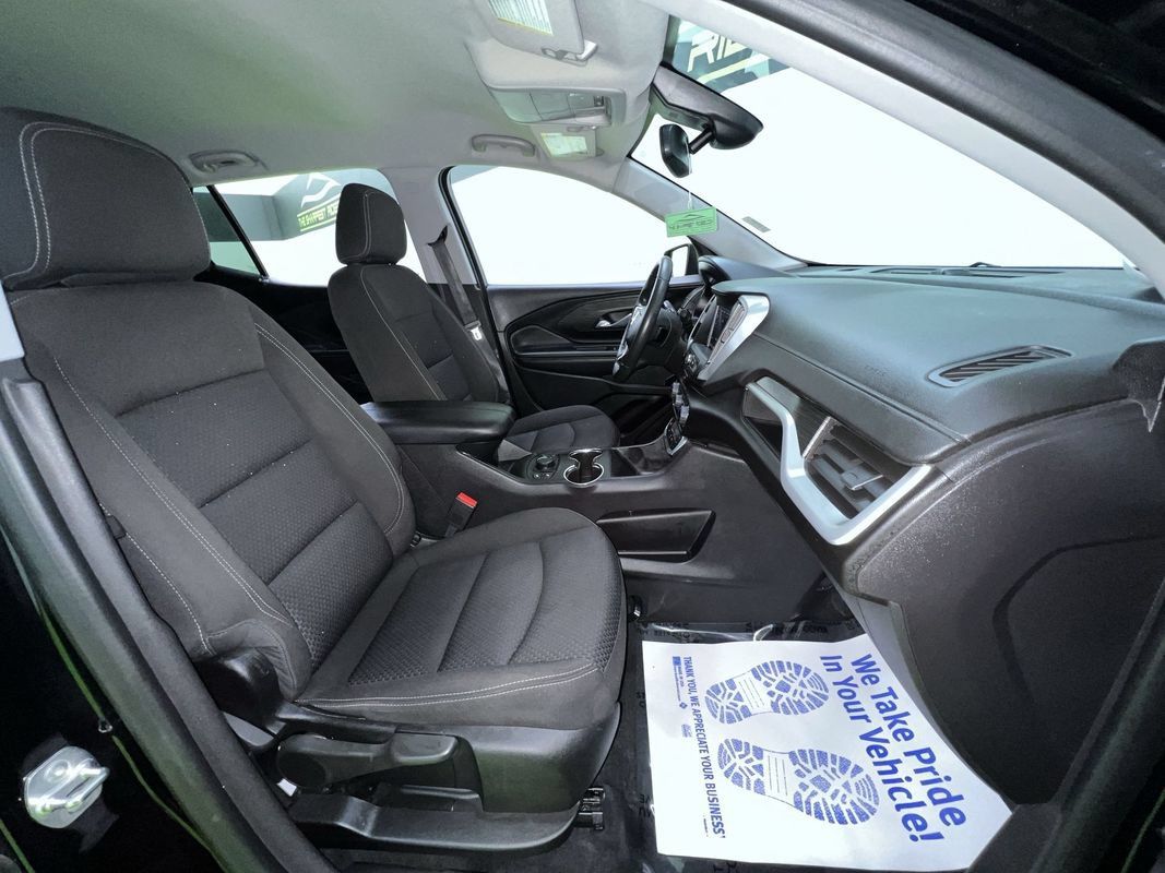 Used 2024 GMC Terrain SLE w/ Driver Convenience Package FWD image 28