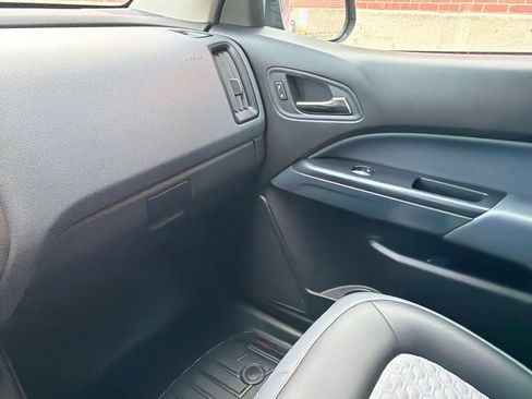 Used 2017 Chevrolet Colorado Z71 AWD/4WD image 19