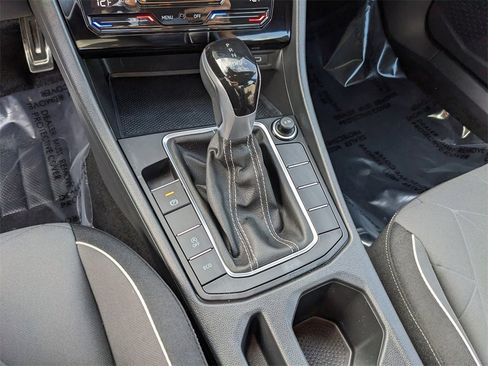 Certified 2025 Volkswagen Jetta Sport image 24