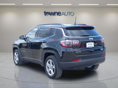 Used 2023 Jeep Compass Latitude AWD/4WD image 5