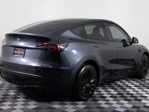 Used 2024 Tesla Model Y Long Range AWD/4WD image 7