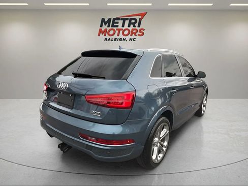Used 2017 Audi Q3 2.0T Prestige w/ Prestige Package image 3