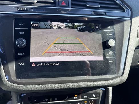 Used 2023 Volkswagen Tiguan SE image 16