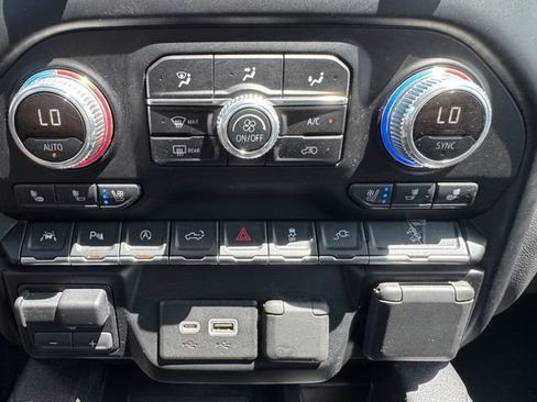 Used 2019 GMC Sierra 1500 SLT w/ SLT Premium Plus Package AWD/4WD image 23
