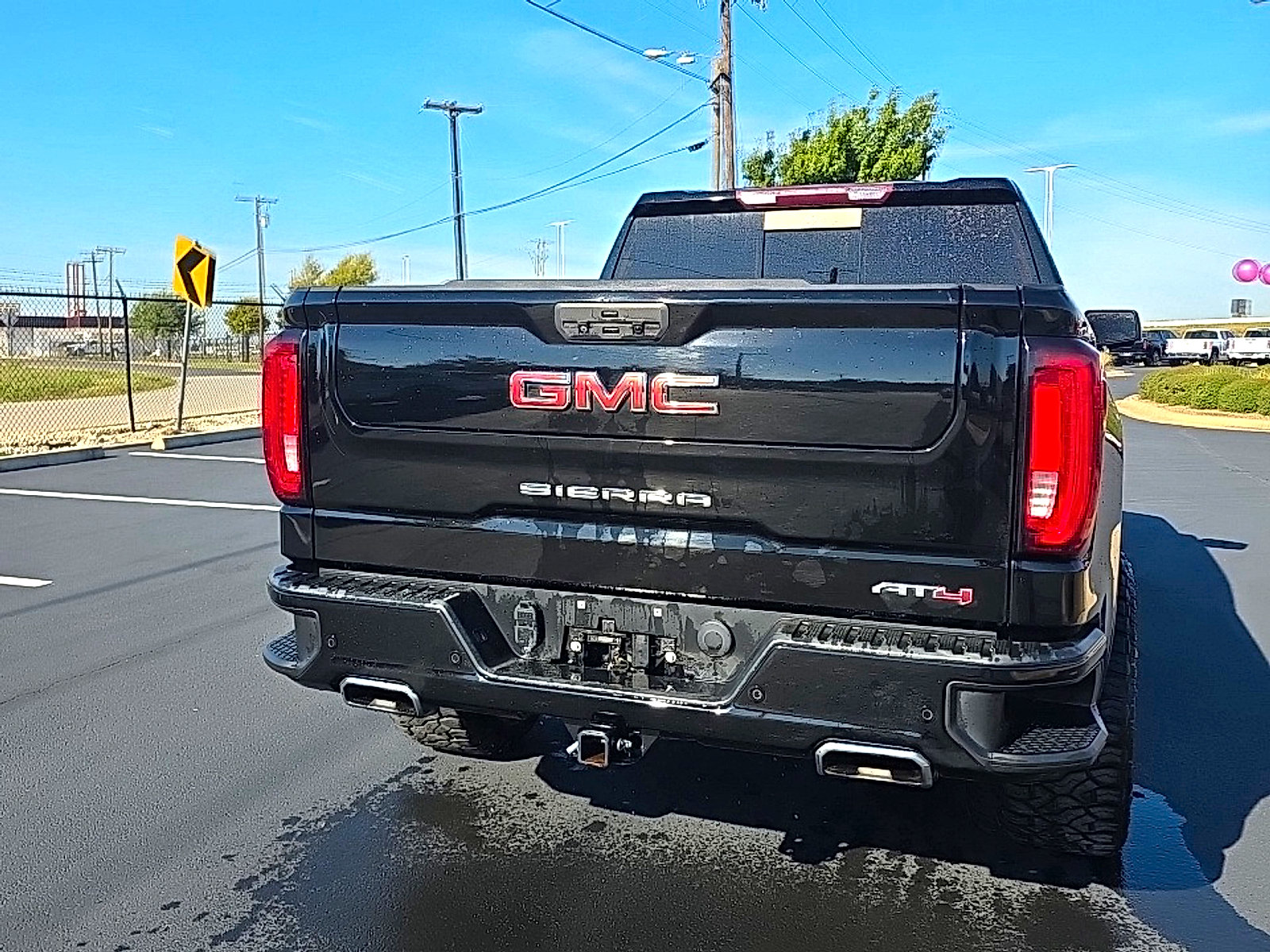 Used 2022 GMC Sierra 1500 AT4 w/ AT4 Premium Package AWD/4WD image 8