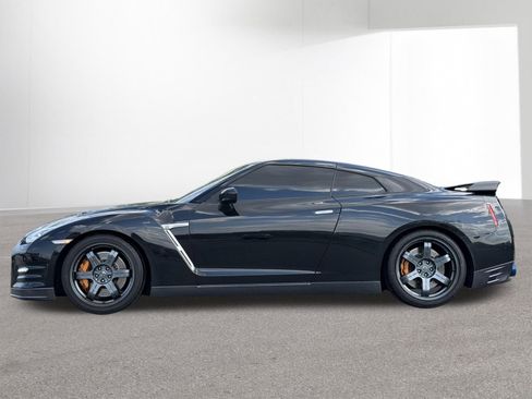 Used 2015 Nissan GT-R Black Edition AWD/4WD image 2