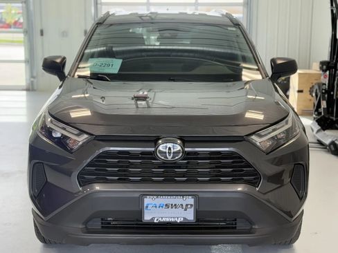 Used 2025 Toyota RAV4 LE AWD/4WD image 7