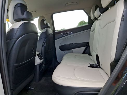 Used 2025 Kia Sportage EX FWD image 20