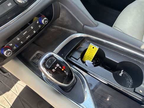 Used 2020 Buick Enclave Premium w/ Sun and Sites Package image 25