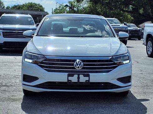 Used 2021 Volkswagen Jetta SE FWD image 2