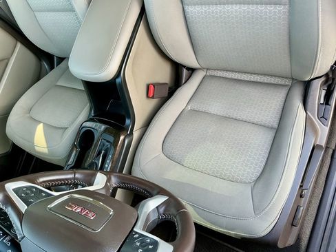 Used 2020 GMC Canyon SLE w/ Elevation Edition image 38