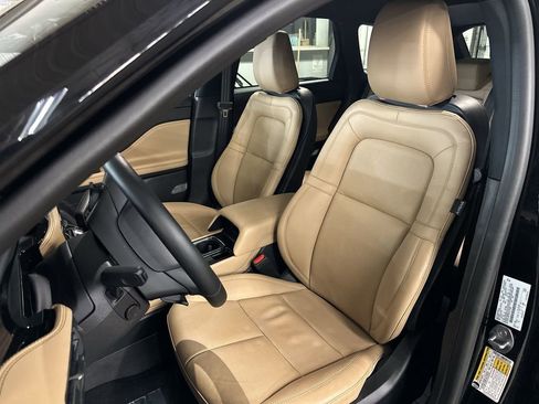 Certified 2023 Lincoln Corsair Reserve w/ Equipment Group 201A image 13