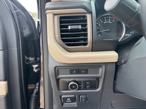 Used 2024 Ford Expedition Limited RWD image 25