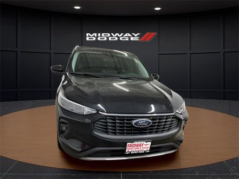 Used 2024 Ford Escape SE image 5