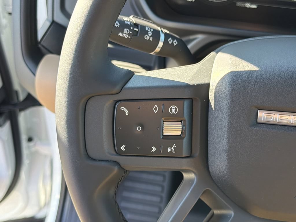 New 2026 Land Rover Defender 130 X-Dynamic SE AWD/4WD image 23