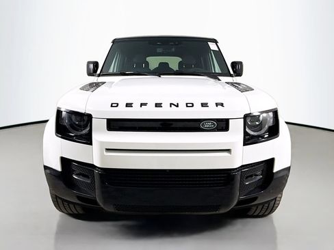 Used 2025 Land Rover Defender 110 V8 AWD/4WD image 2