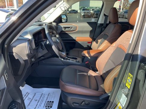 Used 2025 Ford Bronco Sport Outer Banks w/ Outer Banks Tech Package+ image 2