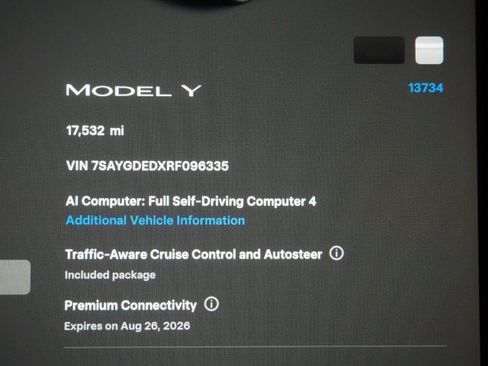 Used 2024 Tesla Model Y 2WD image 4