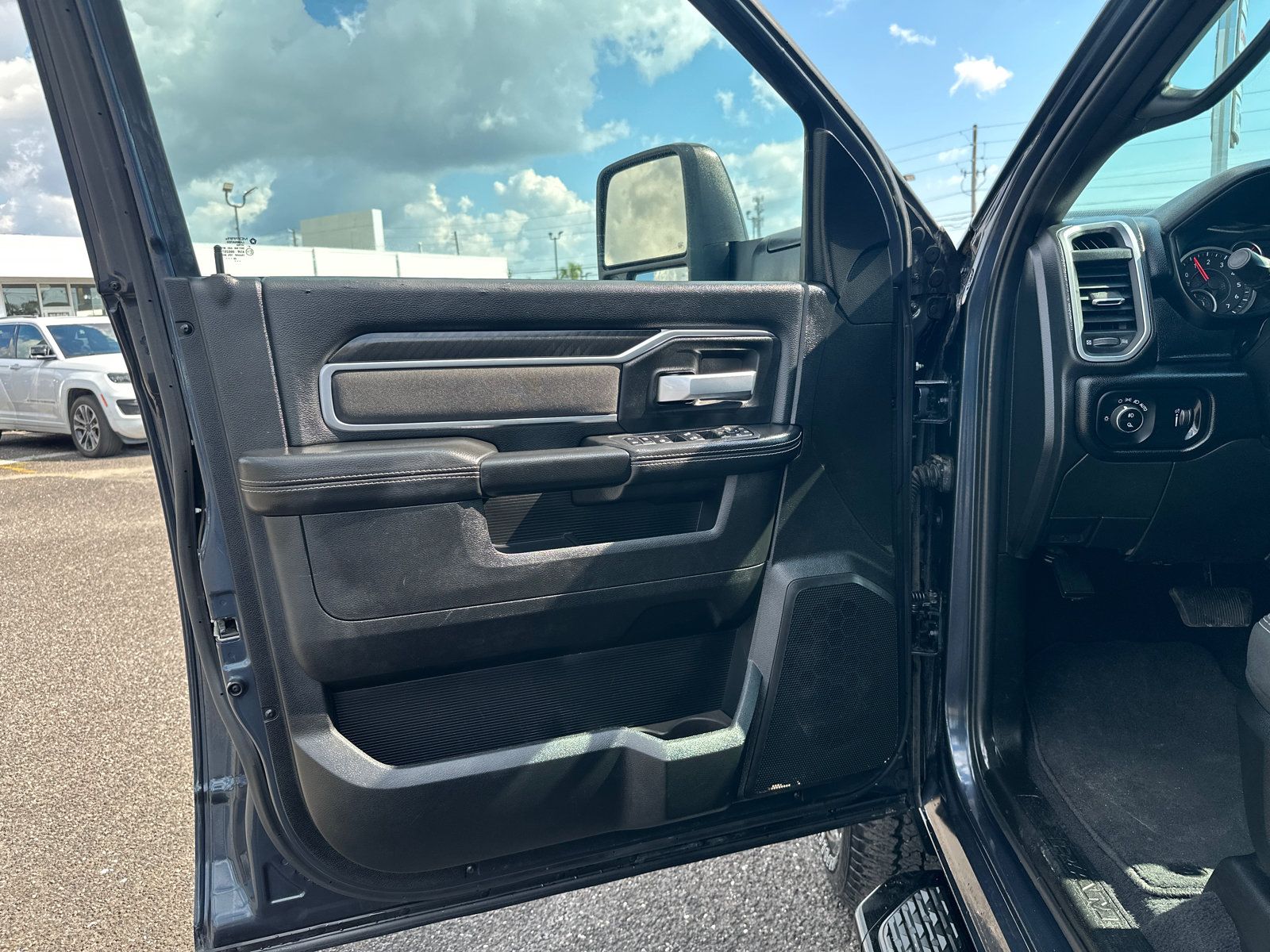 Used 2026 RAM 2500 Big Horn AWD/4WD image 9