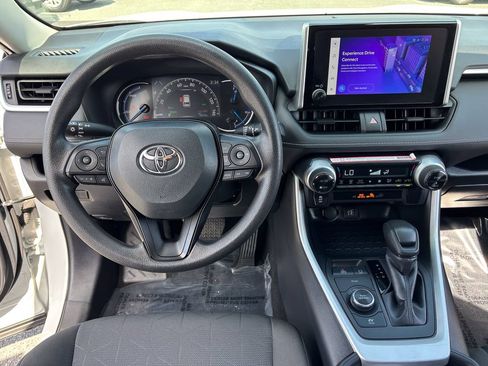 Used 2025 Toyota RAV4 XLE AWD/4WD image 20