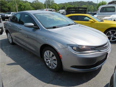 Used 2017 Chrysler 200 LX FWD image 29