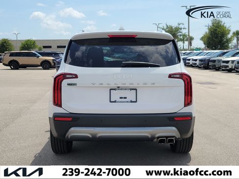 Certified 2022 Kia Telluride EX w/ EX Premium Package FWD image 5