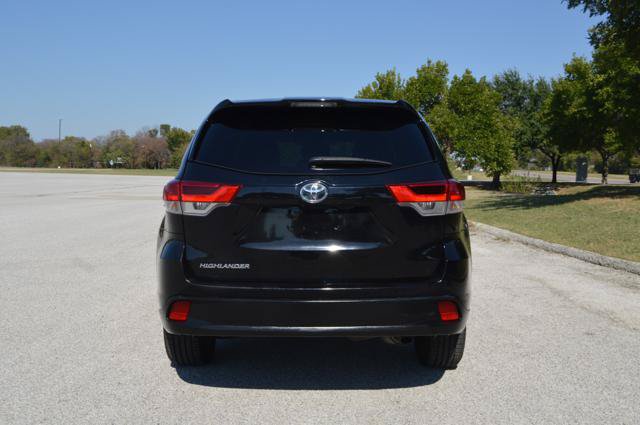 Used 2019 Toyota Highlander LE FWD image 6