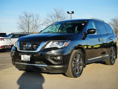 Used 2017 Nissan Pathfinder Platinum w/ Family Entertainment Package image 3