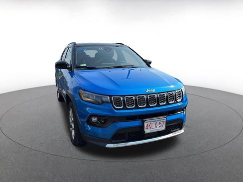 Used 2025 Jeep Compass Limited AWD/4WD image 2