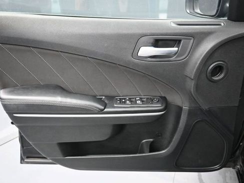 Used 2022 Dodge Charger SXT RWD image 15