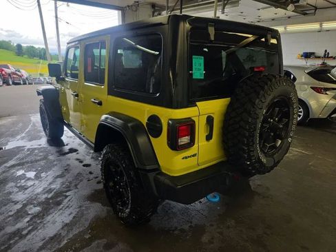 Used 2023 Jeep Wrangler Unlimited w/ Cold Weather Group AWD/4WD image 4