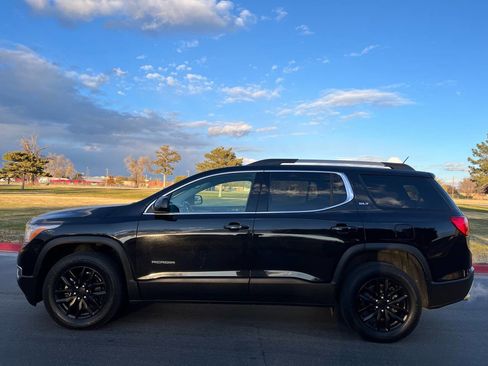 Used 2019 GMC Acadia SLT image 3
