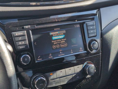 Used 2022 Nissan Rogue Sport S image 19