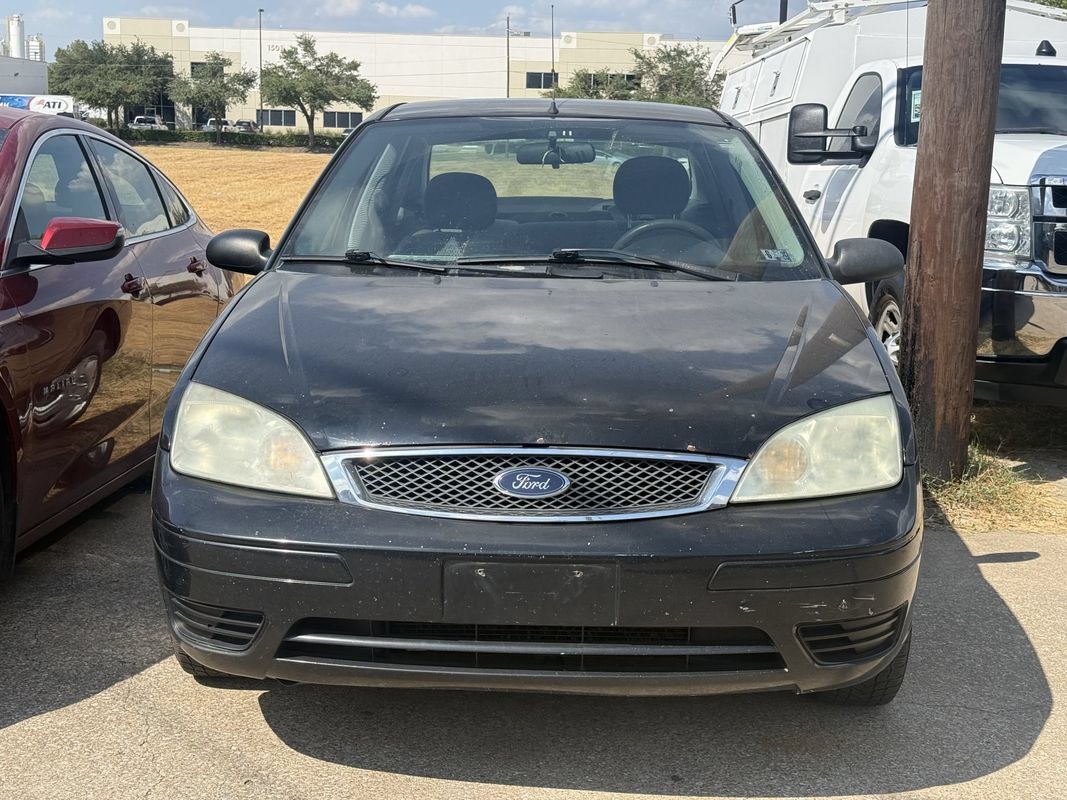 Used 2007 Ford Focus SE FWD image 2