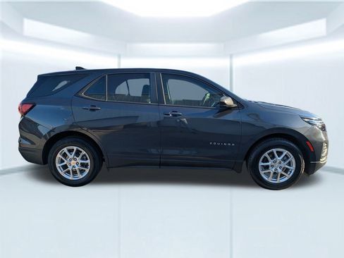 Used 2022 Chevrolet Equinox LS image 7