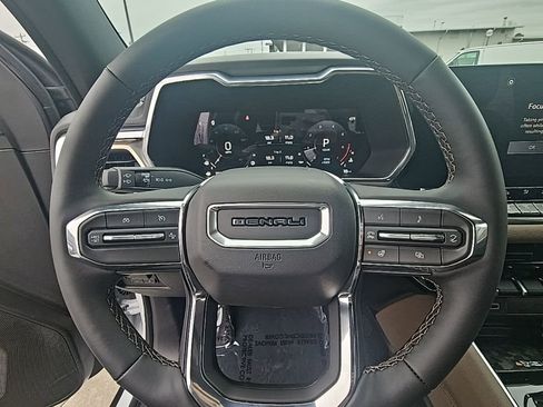 New 2026 GMC Canyon Denali image 16