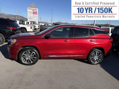 Used 2023 GMC Terrain Denali w/ Denali Premium Package image 10