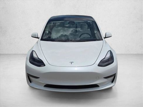Used 2022 Tesla Model 3 Long Range AWD/4WD image 2