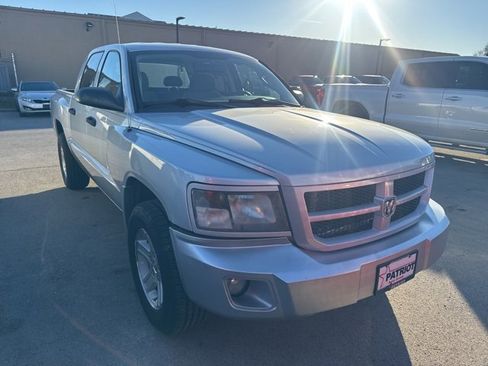 Used 2010 Dodge Dakota Big Horn image 1