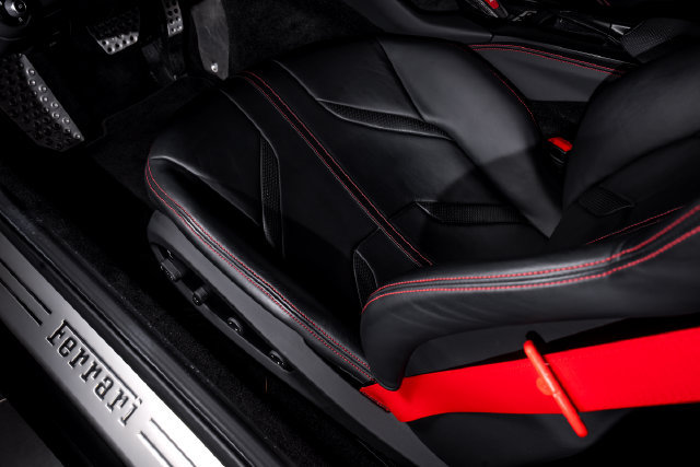 Certified 2020 Ferrari 812 Superfast RWD image 20