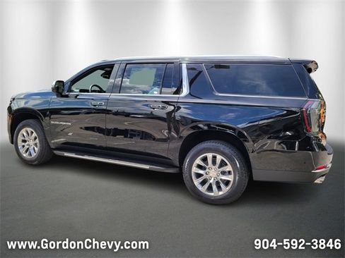 New 2025 Chevrolet Suburban Premier image 4