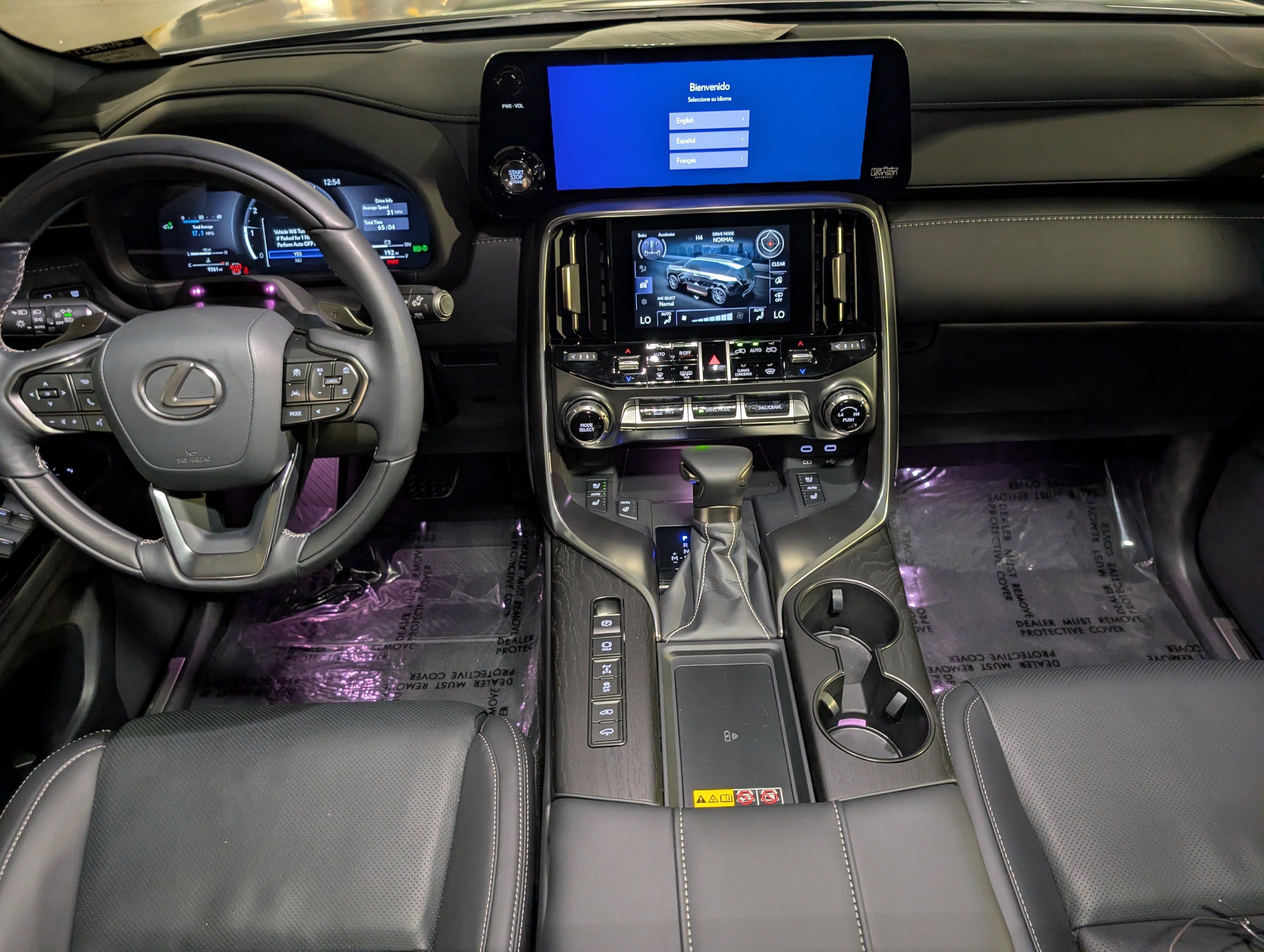 Used 2025 Lexus LX 600 4WD w/ Appearance Package image 7