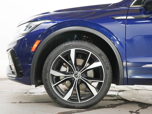 Used 2024 Volkswagen Tiguan SEL R-Line AWD/4WD image 29